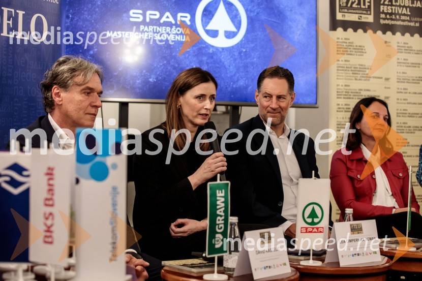 mag. David Kastelic, predsednik uprave, Grawe zavarovalnica d.d;  Lea Cimperman Acman, vodja odnosov z javnostmi, Spar Slovenija d.o.o.;  John Denhof, predsednik uprave NKBM;  Mojca Avšič, direktorica marketinga in uporabniške izkušnje, PetrolNovinarska konferenca 72. Ljubljana Festivala