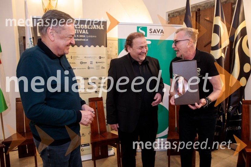  Zoran Janković, župan, Mestna občina Ljubljana;  Darko  Brlek, direktor in umetniški vodja, Festival Ljubljana;   Igor  Jelen-Iggy, Hiša umetnosti IGEN CeljeNovinarska konferenca 72. Ljubljana Festivala