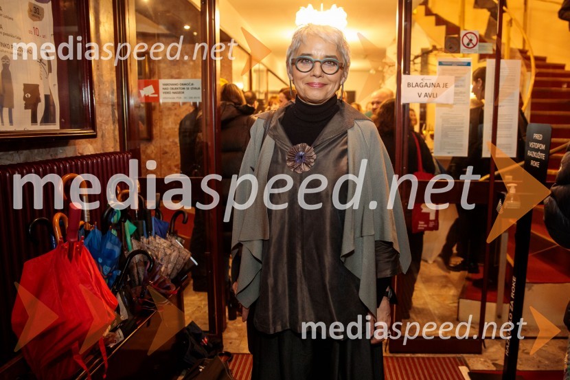  Alja Predan, dramaturginja SLG Celje, nekdanja umetniška direktorica Festivala Borštnikovo srečanje, selektorica festivala Dneva komedije54. Teden slovenske drame, otvoritev