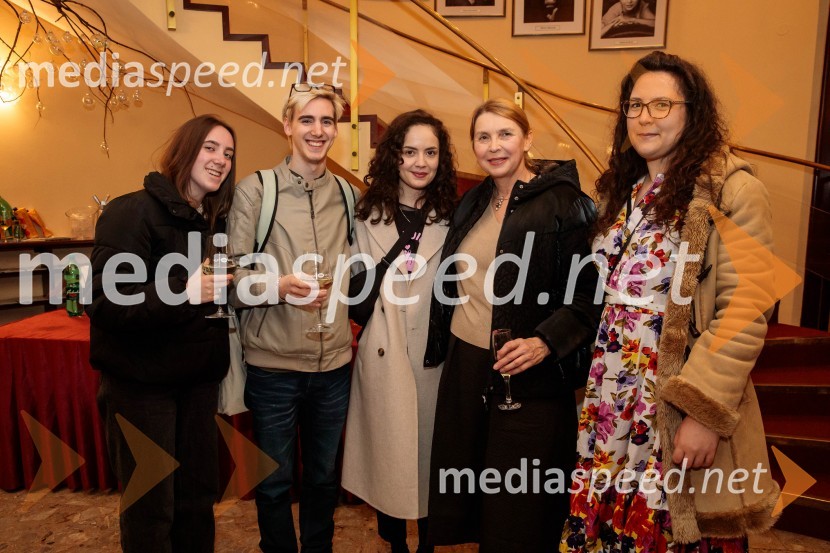  ... ;  Tilen Oblak, asistent dramaturginje;  Lara Wolf Završnik, igralka;  Darja Reichman, igralka;  ... 54. Teden slovenske drame, otvoritev