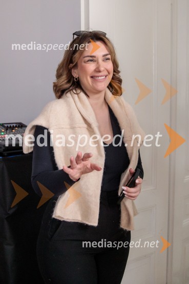 De'Longhi kavni aparat Rivelia očaral trg s trojno oblikovalsko nagrado IF Design