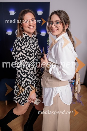  Pia Jankovic, agencija Pristop;  Zala Iskra StrnadDe'Longhi kavni aparat Rivelia očaral trg s trojno oblikovalsko nagrado IF Design