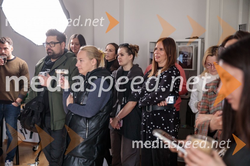 De'Longhi kavni aparat Rivelia očaral trg s trojno oblikovalsko nagrado IF Design