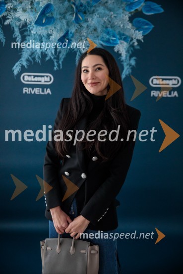  Ursula GawishDe'Longhi kavni aparat Rivelia očaral trg s trojno oblikovalsko nagrado IF Design