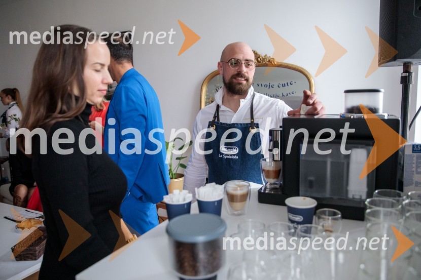 De'Longhi kavni aparat Rivelia očaral trg s trojno oblikovalsko nagrado IF Design