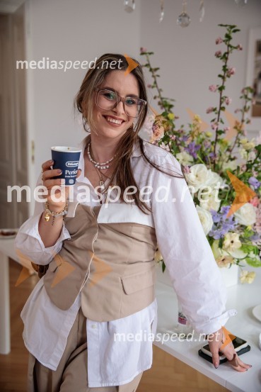  Zala Iskra StrnadDe'Longhi kavni aparat Rivelia očaral trg s trojno oblikovalsko nagrado IF Design