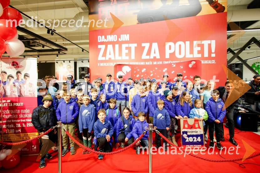 Sprejem skakalk in skakalcev v Mercator centru Kranj