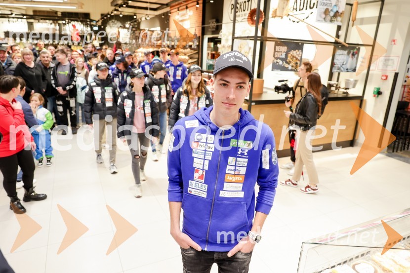  Timi Zajc, smučarski skakalecSprejem skakalk in skakalcev v Mercator centru Kranj