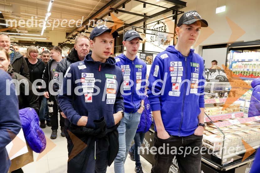  Vid  Vrhovnik, Nordijski kombinatorec;  Lovro Kos, smučarski skakalec;  Žak Mogel, smučarski skakalecSprejem skakalk in skakalcev v Mercator centru Kranj