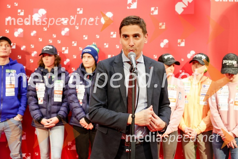  Tomislav Kramarić,  predsednik uprave, Mercator d.o.o.Sprejem skakalk in skakalcev v Mercator centru Kranj