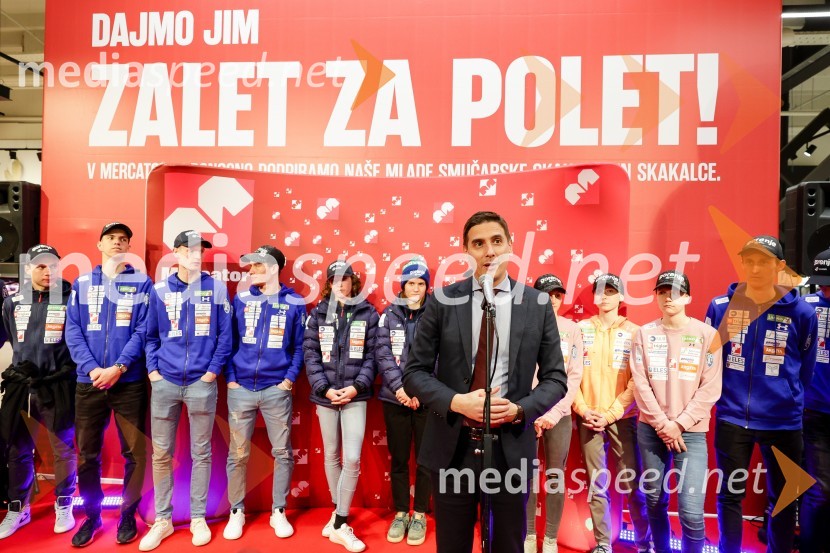  Tomislav Kramarić,  predsednik uprave, Mercator d.o.o.Sprejem skakalk in skakalcev v Mercator centru Kranj