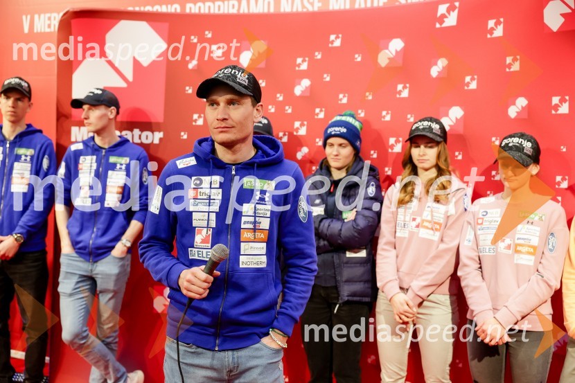  Anže Lanišek, smučarski skakalecSprejem skakalk in skakalcev v Mercator centru Kranj