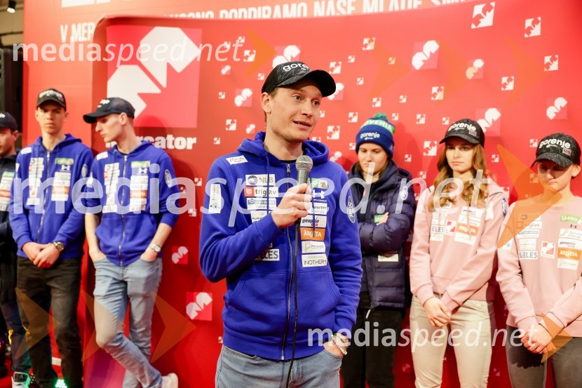  Anže Lanišek, smučarski skakalecSprejem skakalk in skakalcev v Mercator centru Kranj