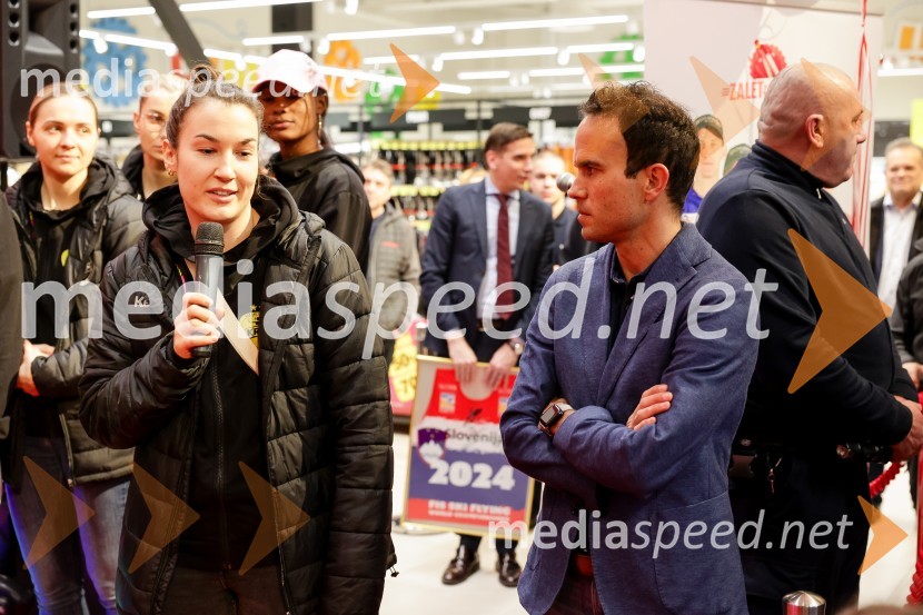  ... ;  Jernej Damjan, nekdanji smučarski skakalecSprejem skakalk in skakalcev v Mercator centru Kranj