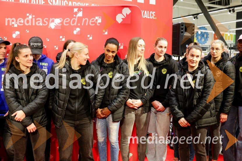 Sprejem skakalk in skakalcev v Mercator centru Kranj