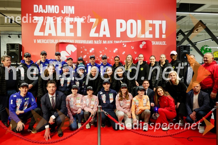 Sprejem skakalk in skakalcev v Mercator centru Kranj