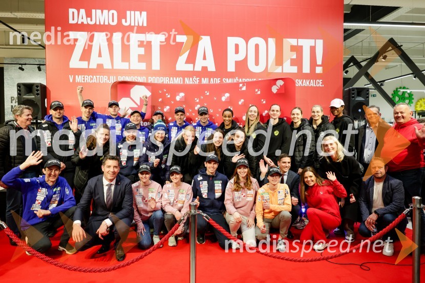 Sprejem skakalk in skakalcev v Mercator centru Kranj