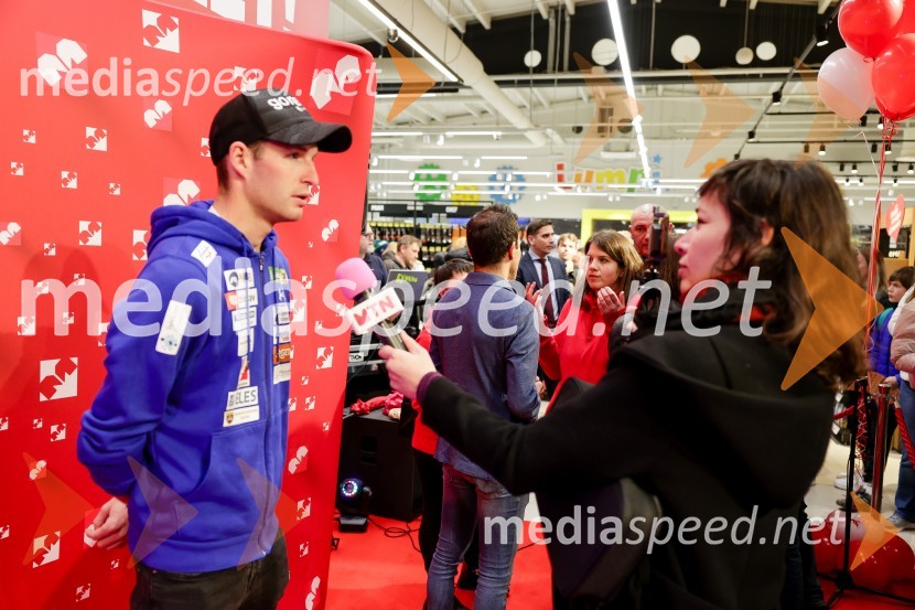  Žiga  Jelar, smučarski skakalecSprejem skakalk in skakalcev v Mercator centru Kranj
