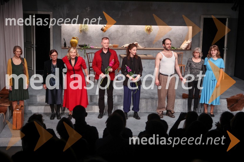  Nataša Tič Ralijan, igralka;  Darja Hlavka Godina, glasbena oblikovalka;  Judita Zidar, igralka;  Alen Jelen, režiser, dramaturg, umetniški vodja, igralec;  Urša Vidic, scenografinja;  Gregor Gruden, igralec;  Alenka Klabus Vesel, dramaturginja;  Julita Kropec, igralkaZločin na Kozjem otoku, premiera v MGL