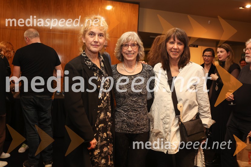  Barbara Hieng Samobor, direktorica in umetniška vodja MGL;  Alenka Klabus Vesel, dramaturginja;  Barbara Rogelj, vodja humanističnega in kulturno-vzgojnega programa, Cankarjev domZločin na Kozjem otoku, premiera v MGL