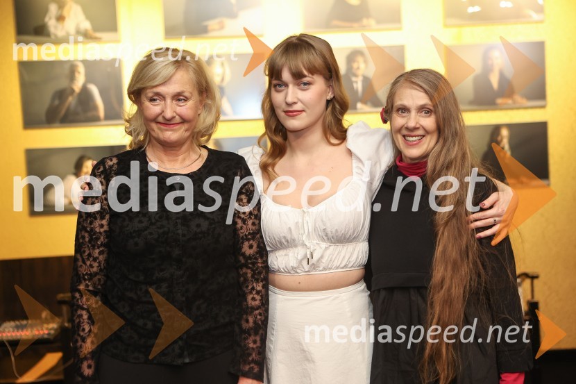  Judita Zidar, igralka;  Julita Kropec, igralka;  Nataša Tič Ralijan, igralkaZločin na Kozjem otoku, premiera v MGL