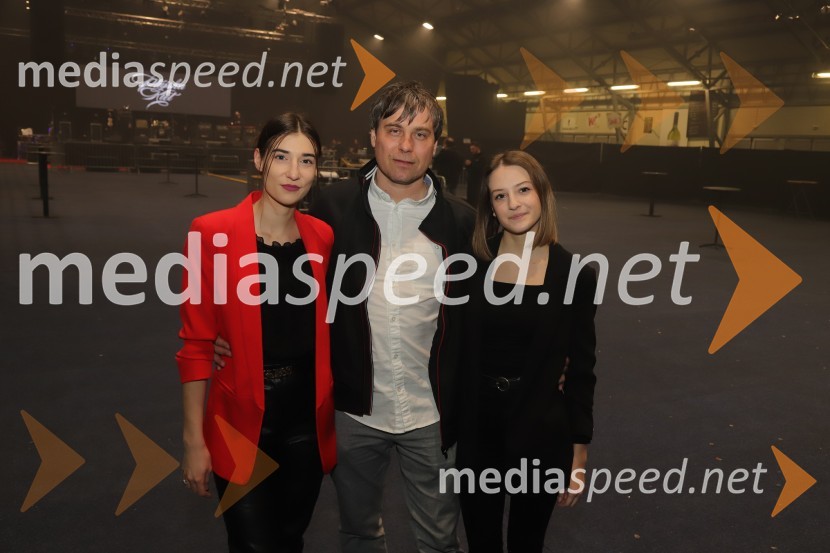  ... ;  Miroslav Sarkičević;  ... Z britanskimi legendami na odru še slovenske, Slade & Get back