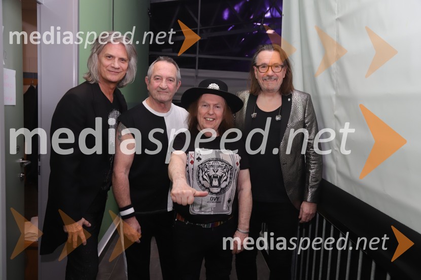  John Berry, Slade;  Alex Bines, Slade;  Dave Hill, Slade;  Russell Keefe, SladeZ britanskimi legendami na odru še slovenske, Slade & Get back