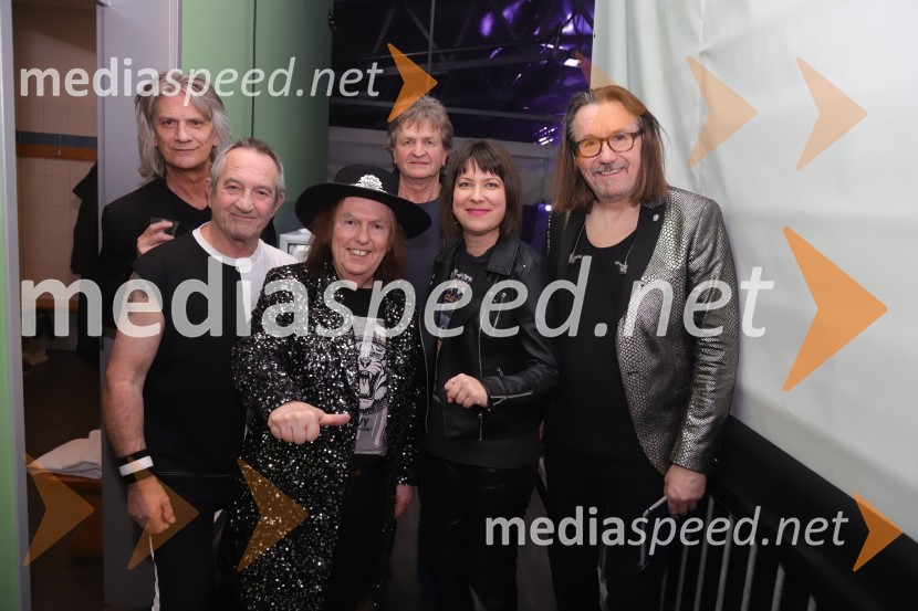  John Berry, Slade;  Alex Bines, Slade;  Dave Hill, Slade;  Bojan Velišček, Get Back band;  Sara Petrovčič, Get back band;  Russell Keefe, SladeZ britanskimi legendami na odru še slovenske, Slade & Get back