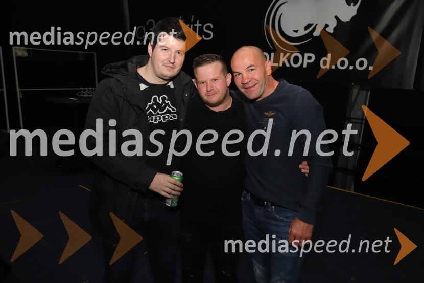  ... ;  ... ;  Dejan Zavec, nekdanji boksarZ britanskimi legendami na odru še slovenske, Slade & Get back