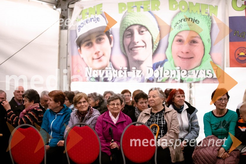 Sprejem smučarskih skakalcev Prevc v rodni Dolenji vas