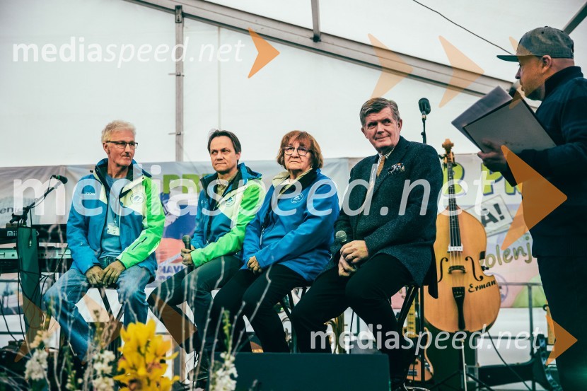  Sandi Čimžar, SK Triglav Kranj;  Sašo Komovec, SK Triglav Kranj;  ... ;  Tomaž Kunstelj, diplomatSprejem smučarskih skakalcev Prevc v rodni Dolenji vas