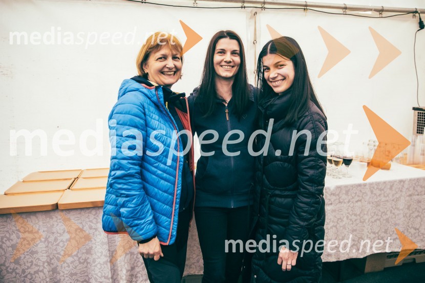 Sprejem smučarskih skakalcev Prevc v rodni Dolenji vas