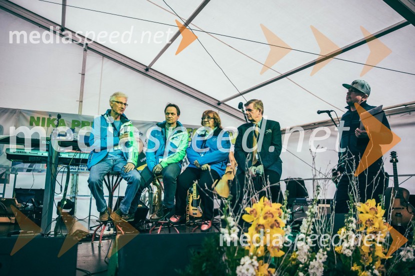  Sandi Čimžar, SK Triglav Kranj;  Sašo Komovec, SK Triglav Kranj;  ... ;  Tomaž Kunstelj, diplomatSprejem smučarskih skakalcev Prevc v rodni Dolenji vas