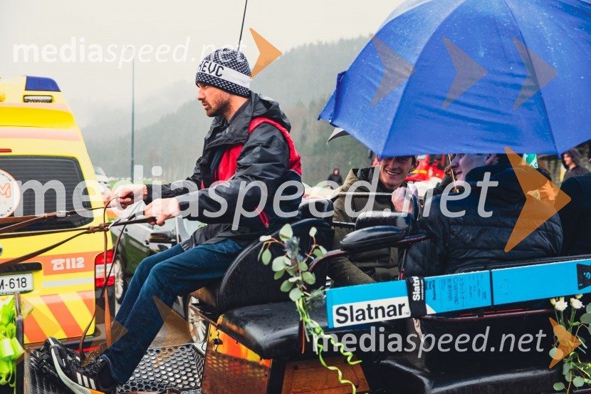 Sprejem smučarskih skakalcev Prevc v rodni Dolenji vas