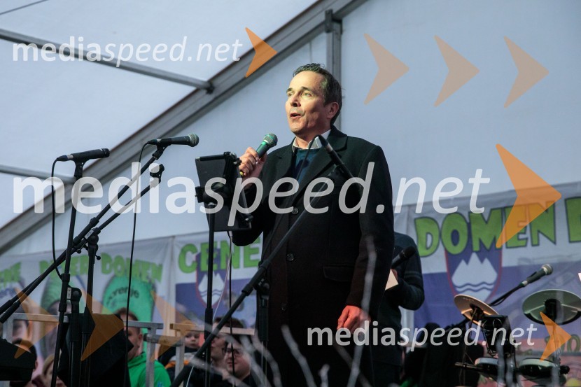  Janez Triler, 2. tenor, Slovenski oktetSprejem smučarskih skakalcev Prevc v rodni Dolenji vas