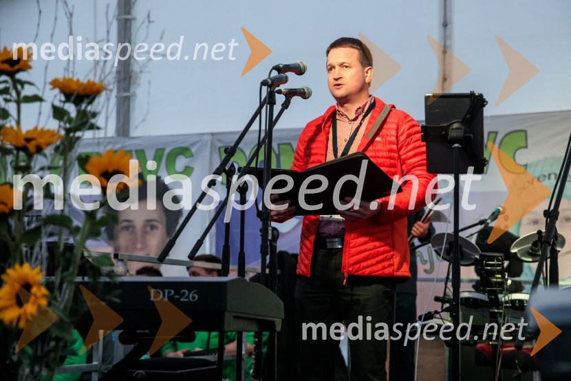 Sprejem smučarskih skakalcev Prevc v rodni Dolenji vas