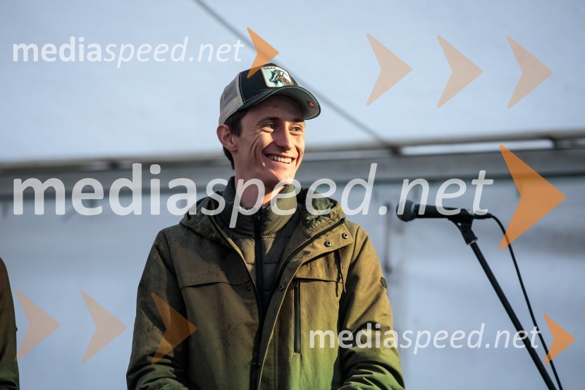  Peter  Prevc, smučarski skakalecSprejem smučarskih skakalcev Prevc v rodni Dolenji vas