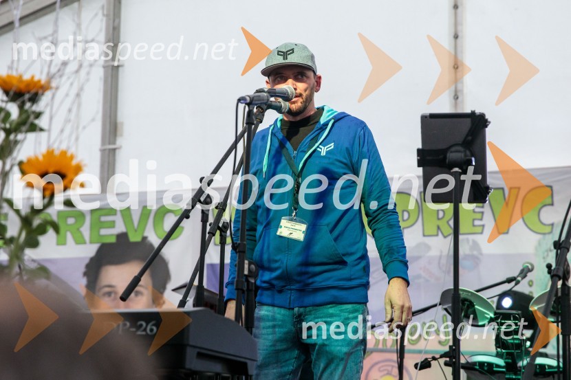 Sprejem smučarskih skakalcev Prevc v rodni Dolenji vas