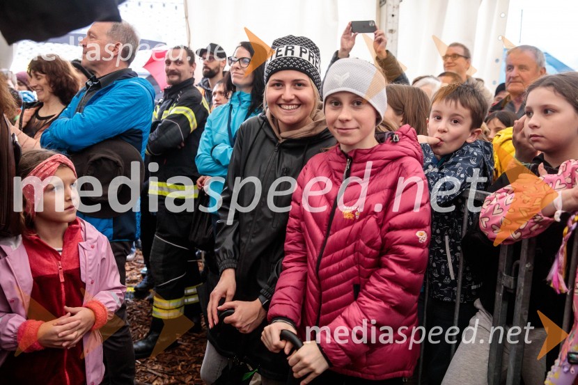 Sprejem smučarskih skakalcev Prevc v rodni Dolenji vas