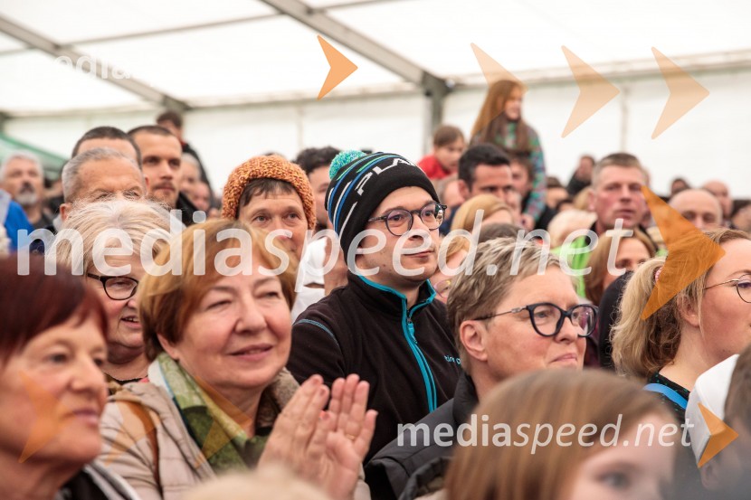 Sprejem smučarskih skakalcev Prevc v rodni Dolenji vas