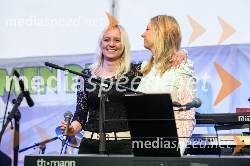 Sprejem smučarskih skakalcev Prevc v rodni Dolenji vas