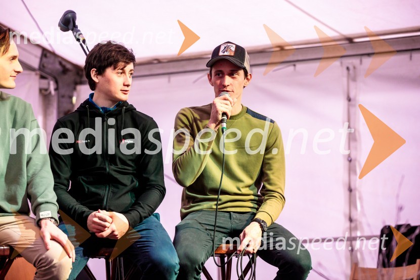  Cene Prevc, nekdanji smučarski skakalec;  Peter  Prevc, smučarski skakalecSprejem smučarskih skakalcev Prevc v rodni Dolenji vas