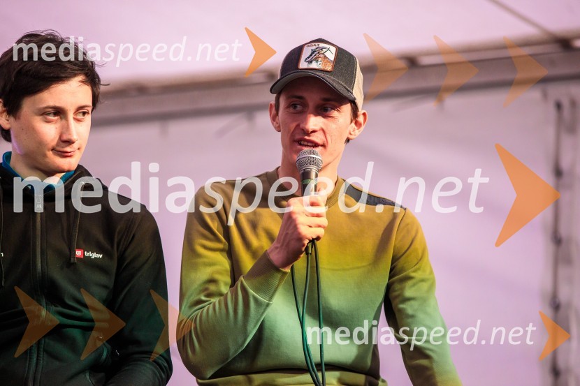  Cene Prevc, nekdanji smučarski skakalec;  Peter  Prevc, smučarski skakalecSprejem smučarskih skakalcev Prevc v rodni Dolenji vas