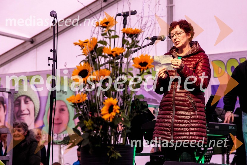 Sprejem smučarskih skakalcev Prevc v rodni Dolenji vas