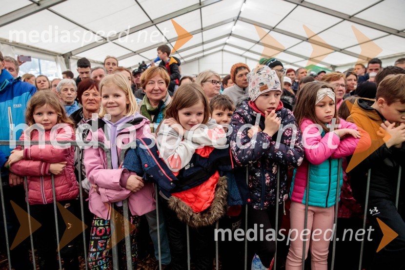 Sprejem smučarskih skakalcev Prevc v rodni Dolenji vas