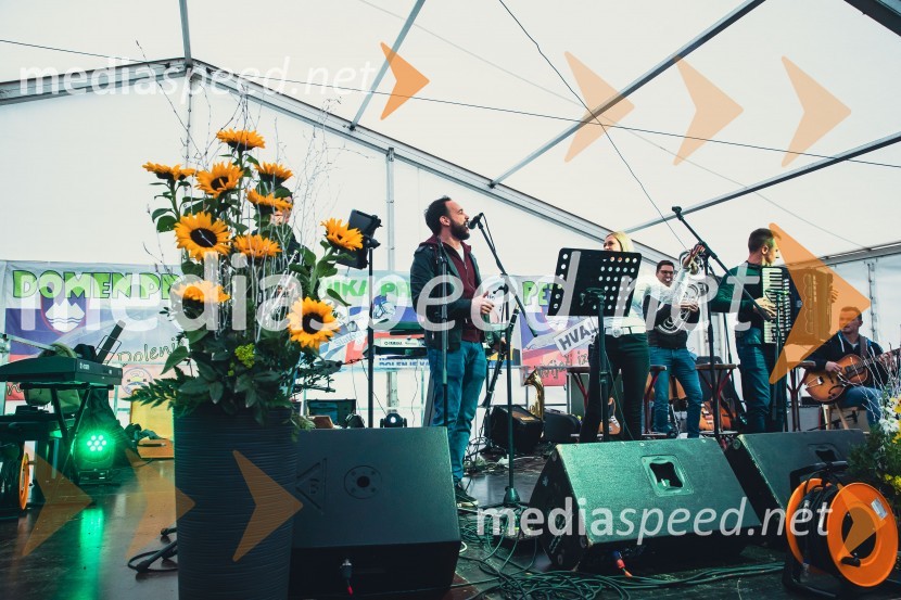 Sprejem smučarskih skakalcev Prevc v rodni Dolenji vas