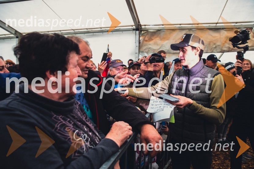  Peter  Prevc, smučarski skakalecSprejem smučarskih skakalcev Prevc v rodni Dolenji vas