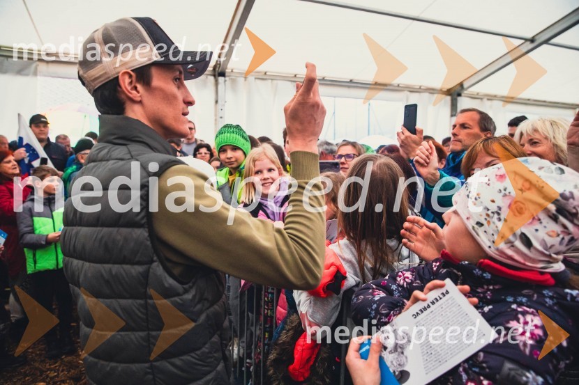  Peter  Prevc, smučarski skakalecSprejem smučarskih skakalcev Prevc v rodni Dolenji vas