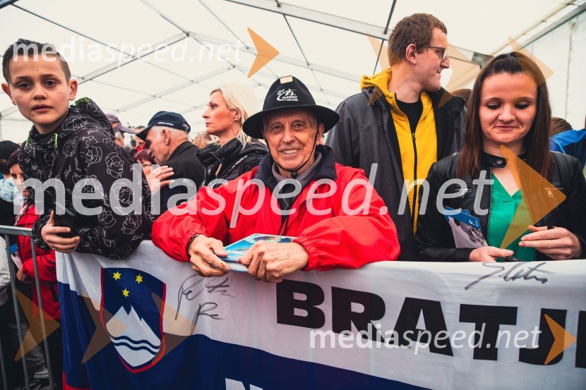 Sprejem smučarskih skakalcev Prevc v rodni Dolenji vas