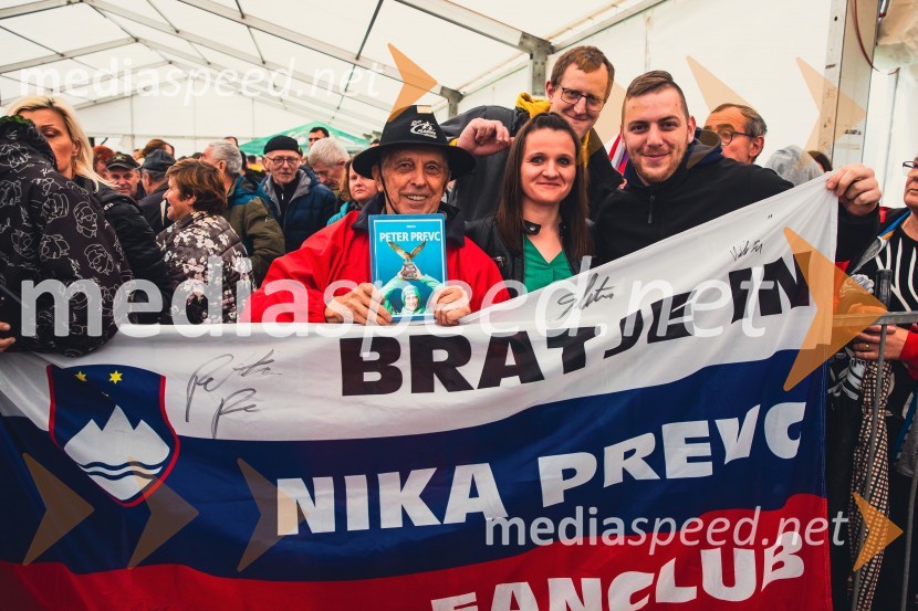 Sprejem smučarskih skakalcev Prevc v rodni Dolenji vas